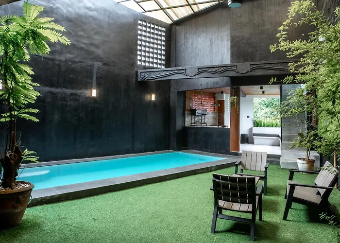 Tropical Poolhouse Qc * Manila