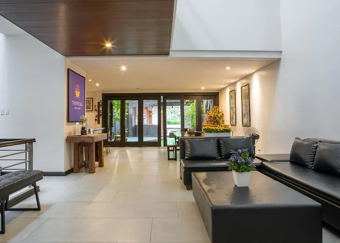 Tropical Poolhouse Qc